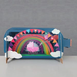 bem-vinda ao mundo,menina,arco-íris,corações,carrinho de bebê rosa,balões,mensagem 3d na garrafa,cartão pop out,cartão presente 3d,cartão feito à mão,cartão presente