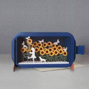 girasoli, cane, animale domestico, farfalla, fiori, naturale, ragazza, biglietto tagliato al laser, messaggio 3D in bottiglia, biglietto pop-out, biglietto regalo 3D, biglietto fatto a mano, 3D, biglietto regalo