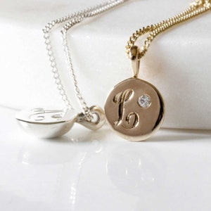 Collar con inicial abovedada y diamantes - Oro/plata - Collar con letras - Collar personalizado - Collar con inicial - Collar con inicial de diamantes