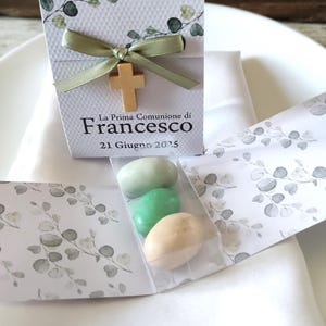 bomboniera segnaposto porta confetti per prima comunione o cresima con croce in legno