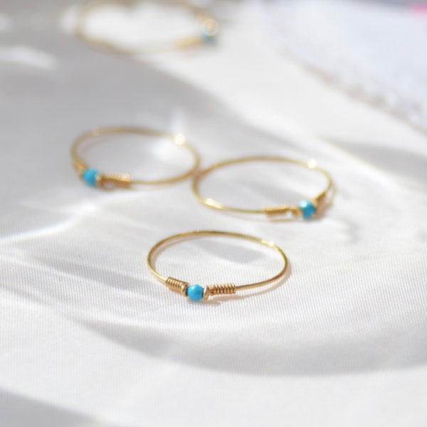 Bague fine minimaliste en or rempli 14k et Turquoise