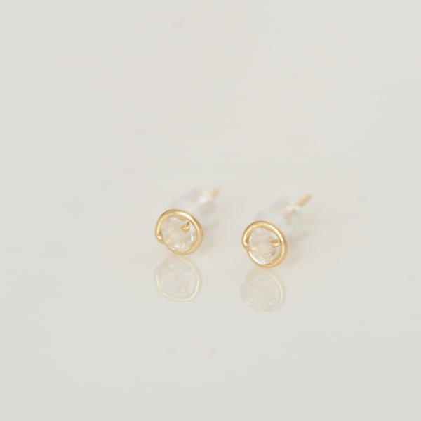 Puces d'oreilles minimalistes cercle d'or rempli 14k et Cristal de roche