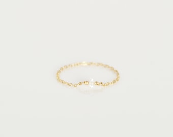 Minimalist fine chain ring in 14k gold filled and rock crystal