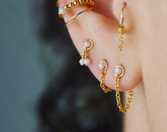 Petites boucles d'oreilles puces fines avant arrière en chaîne d'or et zircon