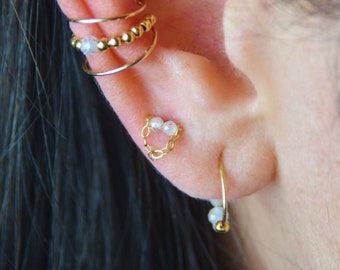 Petites boucles d'oreilles puces minimalistes en or rempli 14k et zircon