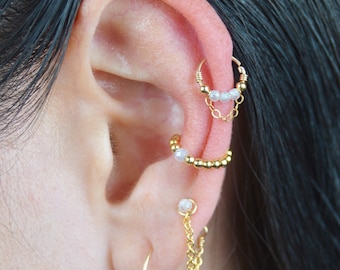 Minimalist chain ring piercing in 14k gold filled and natural zircon