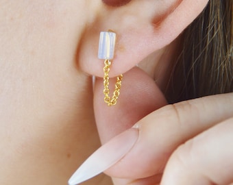 Petite boucles d'oreilles chaînette d'or rempli 14k et perles de verre opalescent