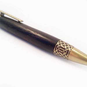 Spersonalizowany prezent, irlandzki dąb bagienny, długopis z dębu bagiennego, irlandzki długopis, irlandzki prezent, 5. rocznica, prezent dla niego, prezent dla niej, piąta rocznica