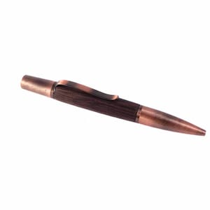 Penna a sfera personalizzata in rame antico in Irish Bog Oak.