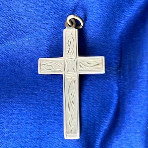 Victorian 9KT Gold Plated Silver Engraved Cross Pendant
