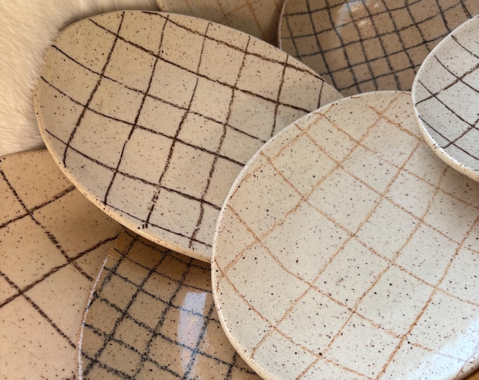 Featured listing image: Checkered breakfast plate