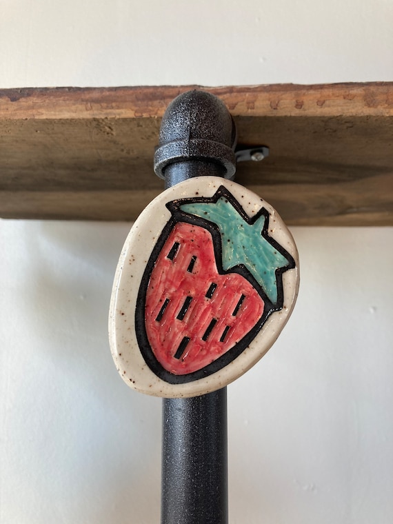 Stoneware strawberry magnet