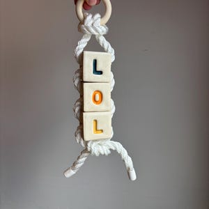 Colgante de pared con cuentas y letras LOL de gran tamaño