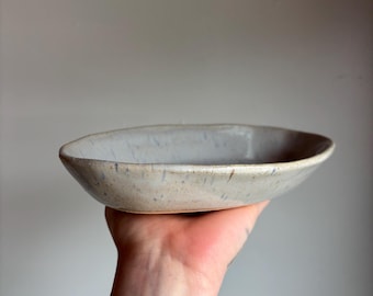 Ceramic ”chipotle” bowl with rainy day glaze
