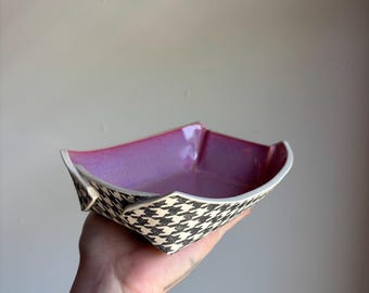 Houndstooth porcelain food boat / take out tray with fuchsia glazed interior