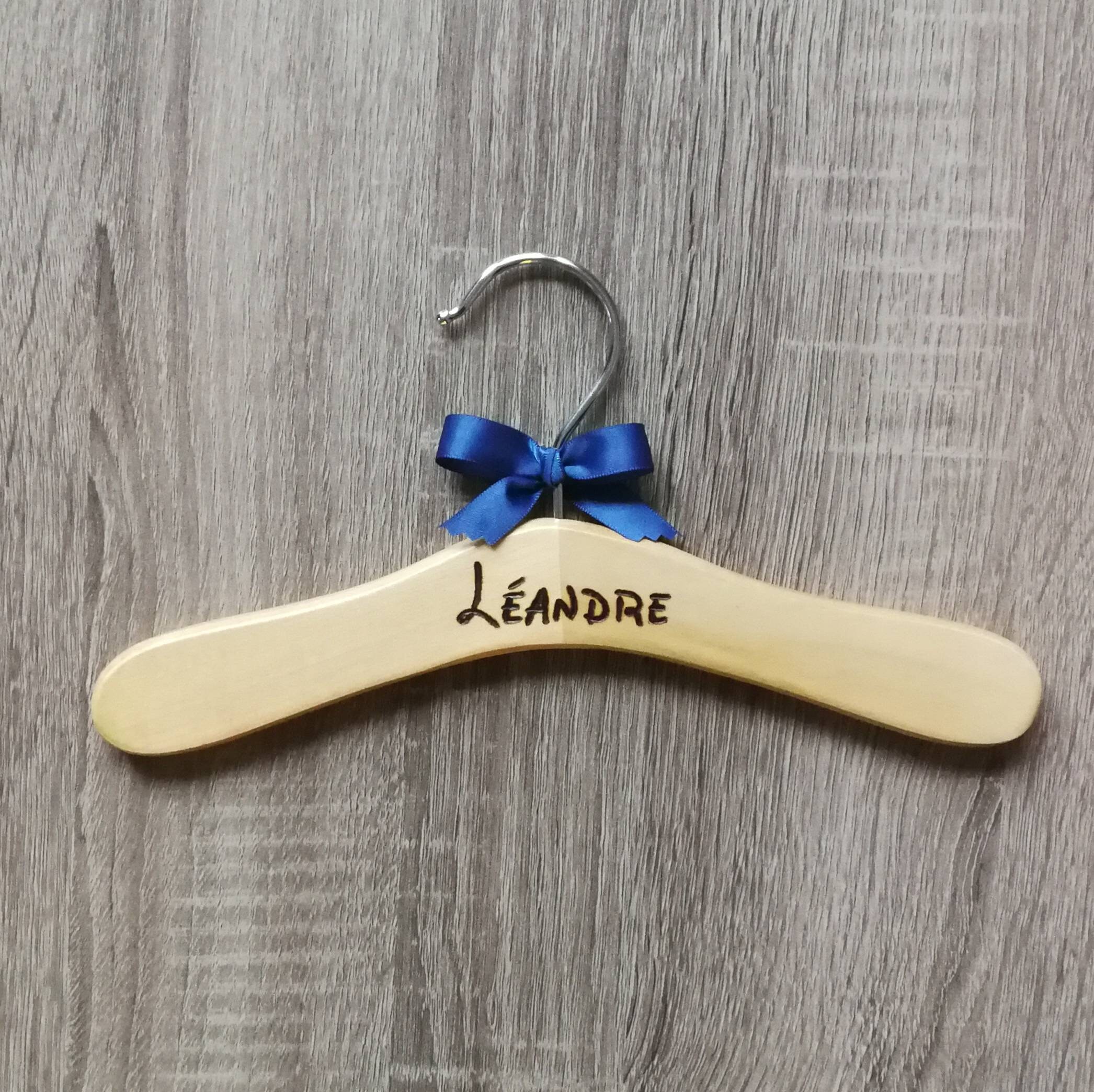 Cintre Bébé Personnalisé en Pyrogravure