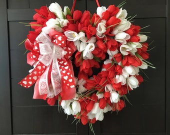 Valentine Tulip Wreath for Front Door~Heart Shape Tulip Wreath~Valentines Day Wreath~Tulip Wreath~Spring Wreath~Tulip Spring Wreath~Heart