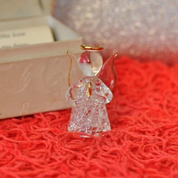 Shudehill - Sweet miniature Glass Guardian Angel Blessing Figurine - 5cm Tall