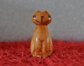 Lovely Ceramic Ginger Cat Salt Shaker - 10cm Tall