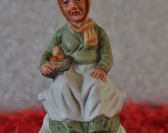 Lovely Vintage Old Lady Figurine Ornament - 12cm Tall