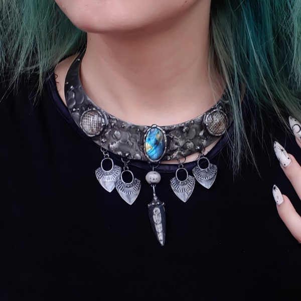 Choker en métal gothique avec bijoux tribaux en labradorite