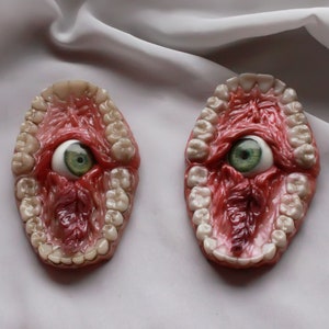 Two variants creepy flesh coaster with teeth realistic ring holder gums eye coaster