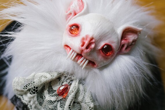 Vampire Albinos Chauve Souris Elegante Poupee Gothique Etsy