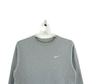 grey nike sweatshirt vintage