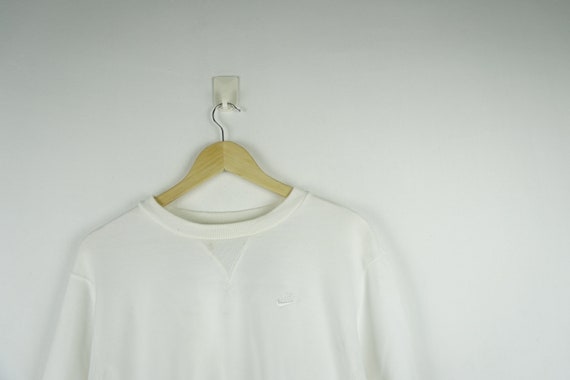 white nike crew neck jumper