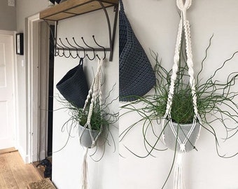 Planter / macrame plant hanger / succulent hanger / plants