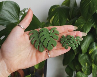 MONSTERA earrings || cute monstera deliciosa leaf polymer clay earrings