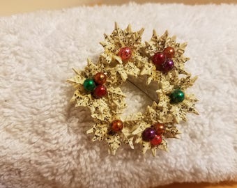 vintage christmas pin, white snowflake pin, white vintage holly pin