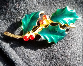 AAi Holly enamel and goldtone brooch, christmas pin, holly pin