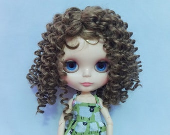 Monique Doll Wig Collection MADELINE WIG  Sz 10-11   PALE BLONDE  Mint