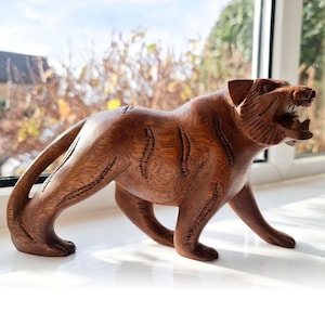 Escultura de arte africana esculpida à mão em madeira leão tigre decoração 20 x 12 cm presente perfeito