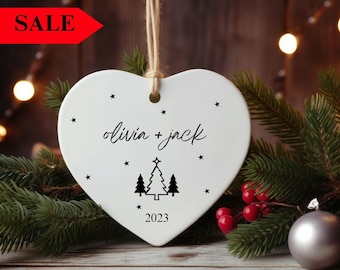 Adorno navideño para parejas - Adorno navideño personalizado con nombres de pareja - Nuestra primera Navidad juntos - Regalo para pareja nueva