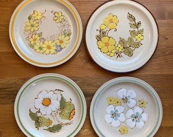 Set of 4 Mismatched Floral 1970\u2019s Floral Stoneware Dinner Plates
