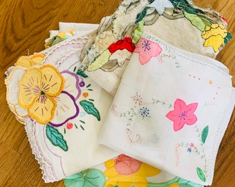 White Cotton Embroidered Blue Flower Basket Embroidery Tablecloth 90x90/" Round