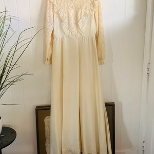Vintage Long Sleeved Lace Wedding Dress With Extra Long Veil - Etsy
