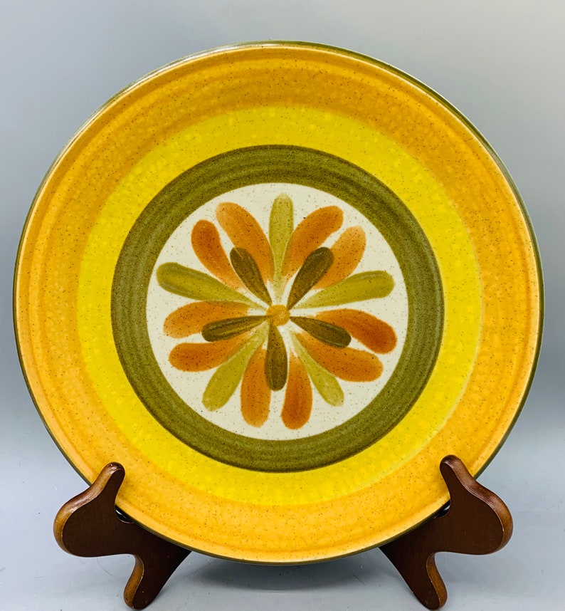 Set of 4 Mismatched Floral 1970\u2019s Floral Stoneware Dinner Plates