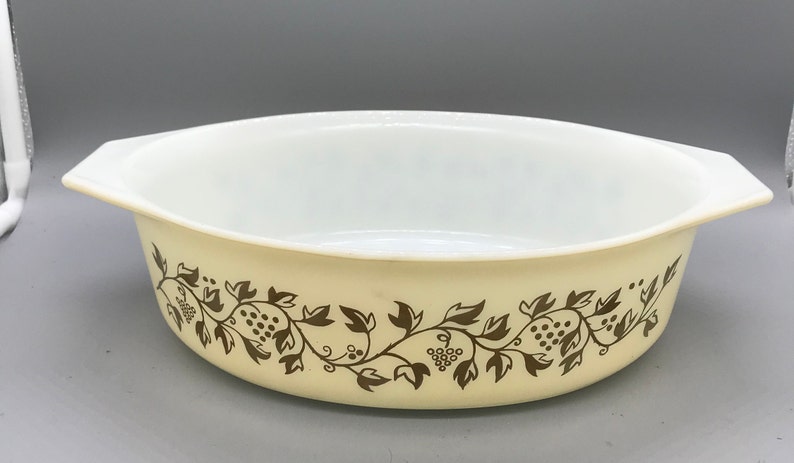 1960/'s Pyrex Golden Acorn Oval Casserole Dish Pyrex/'s Black Scroll Oval Divided Dish Promotional Pyrex Patterns