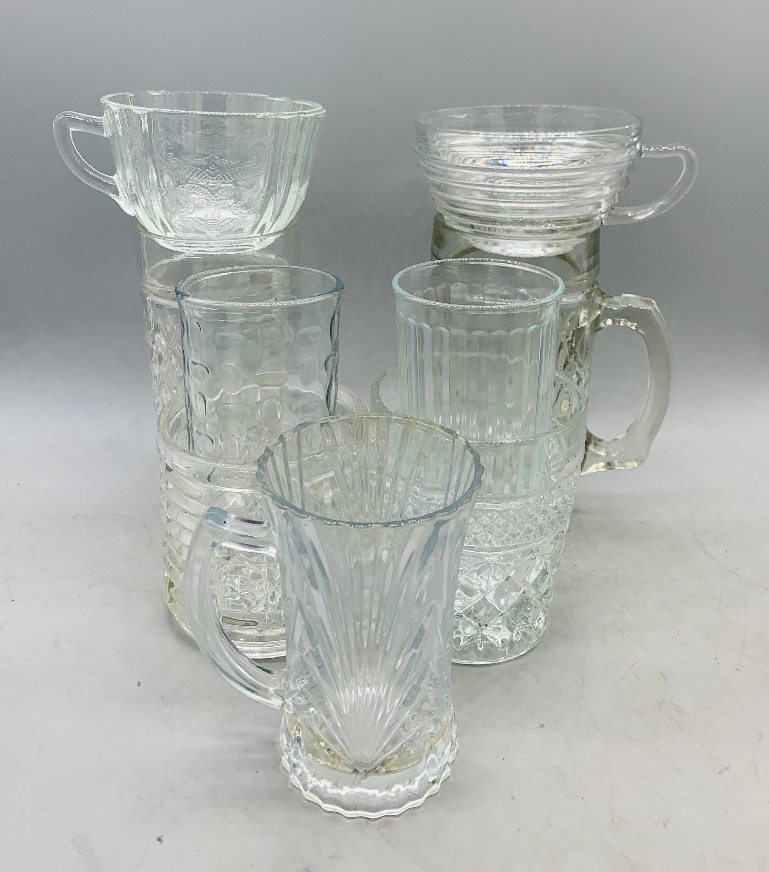 A Guide to the Different Types of Vintage Glassware