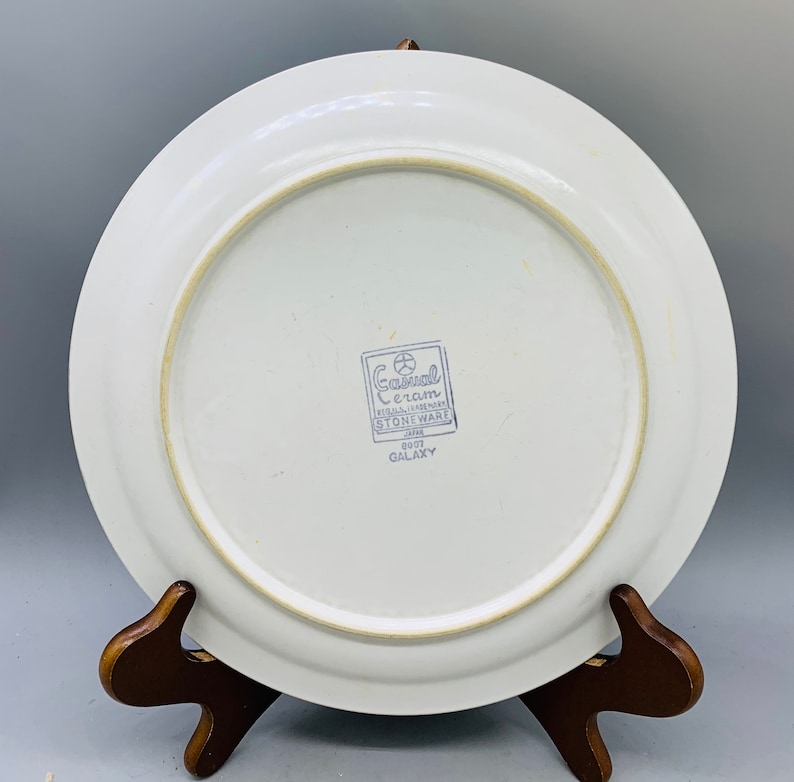 Set of 4 Mismatched Floral 1970\u2019s Floral Stoneware Dinner Plates