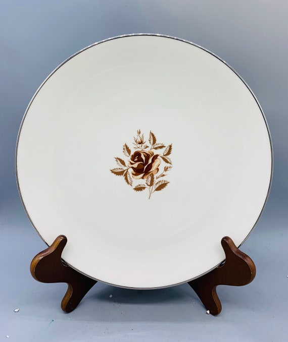 Flintridge Marlys Dinner Plates Salt Pepper Shakers and 8