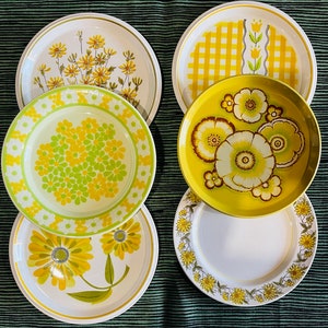 Mixed Set of 6 Vintage Stoneware Dinner Plates