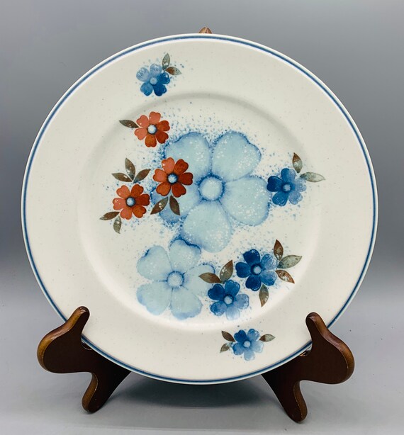 Noritake Versatone Glimmer Dinner Plates and Salad Plates Sold 
