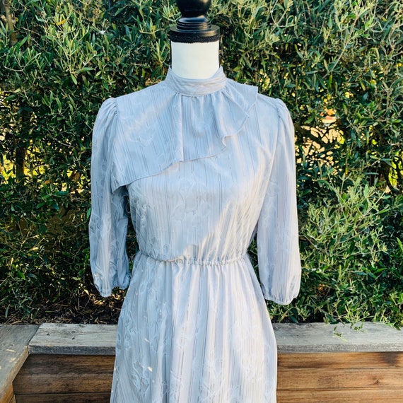 Vintage 1980’s Gray 3/4 Sleeved Dress - image 4