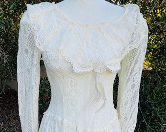 Vintage Lace Long Sleeve Dress