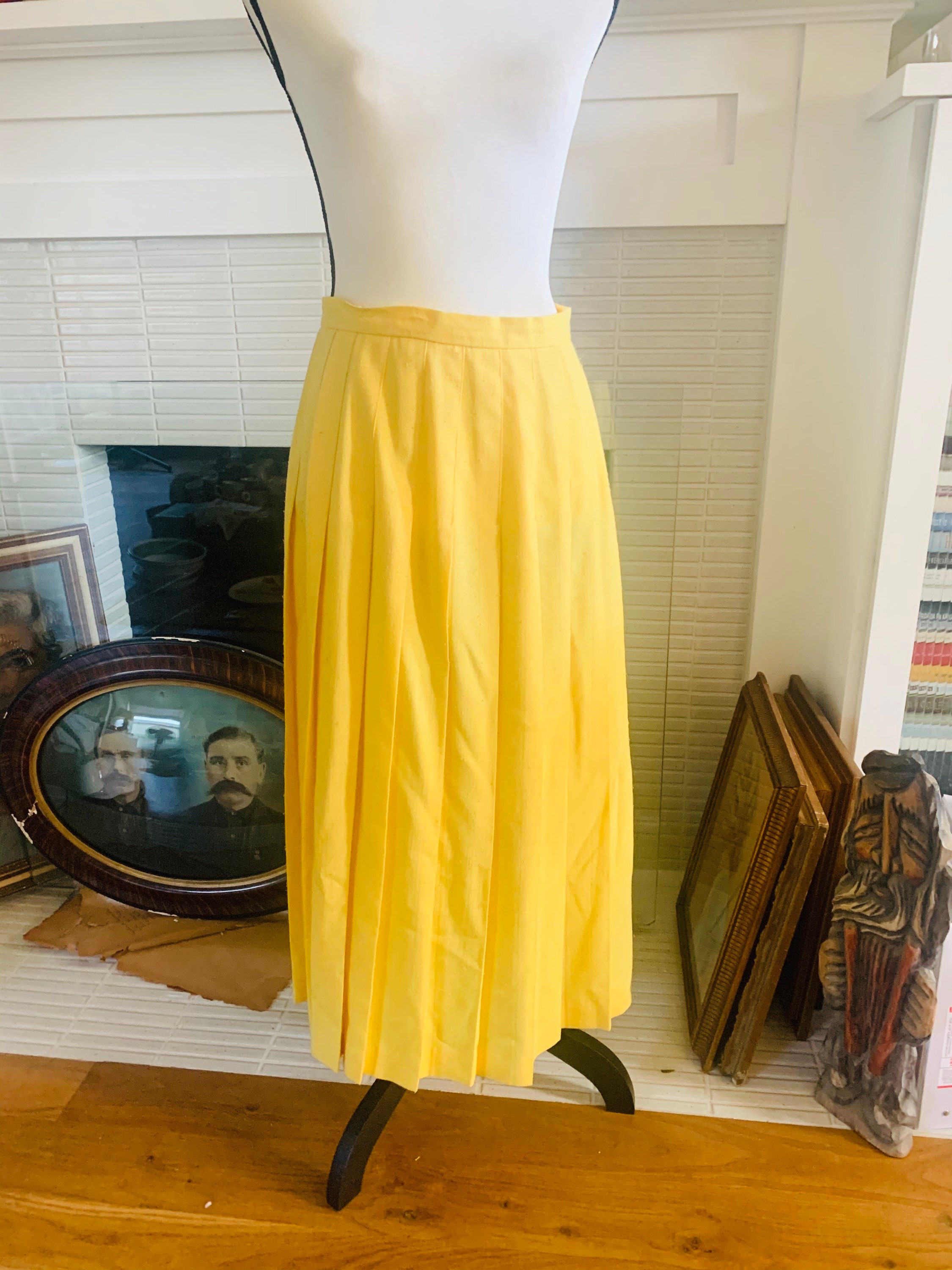 1970s Vintage Pleated Yellow Maxi Skirt | Etsy