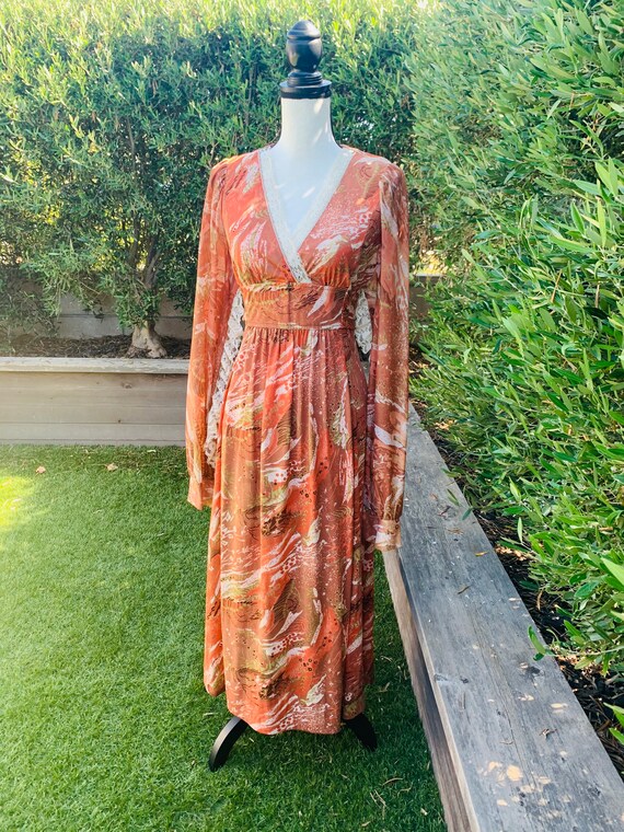 1970’s Boho Chic Dress With Lace Trim